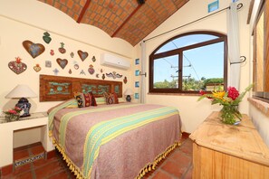 1 bedroom, pillow-top beds, iron/ironing board, WiFi