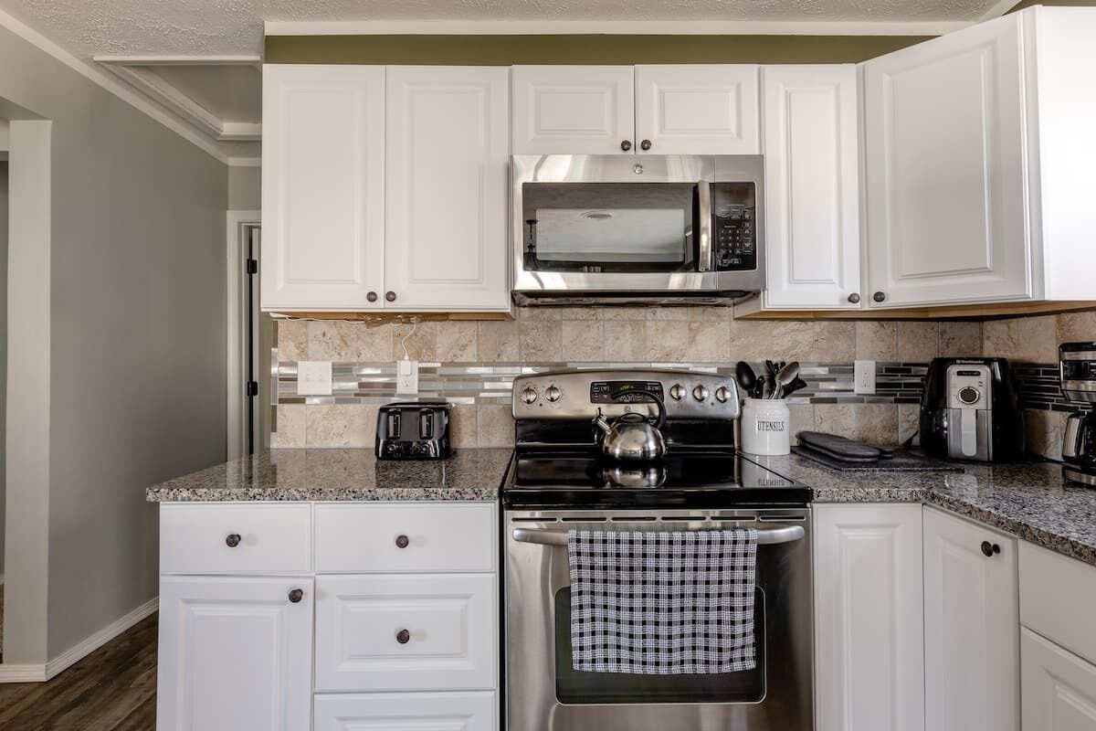 Mountain Home - Near all water Parks- 100 inch projector Screen!