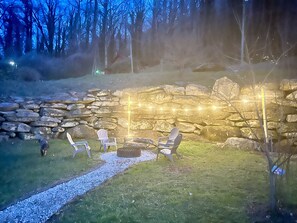 Property grounds - Mountain Laurel Cottage ~ Bat Cave North Carolina  RELAX, REFRESH, RENEW! (Hendersonville)