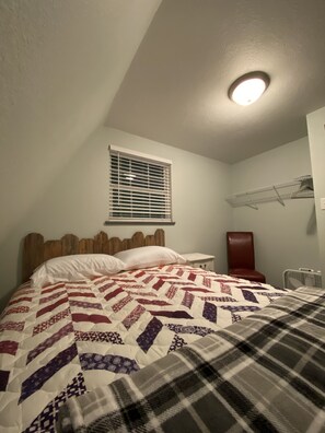 4 Schlafzimmer, Bügeleisen/Bügelbrett, kostenloses WLAN, Bettwäsche