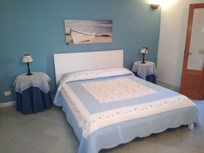 1 bedroom, iron/ironing board, bed sheets, wheelchair access