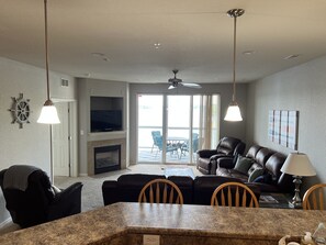 TV connectée, cheminée