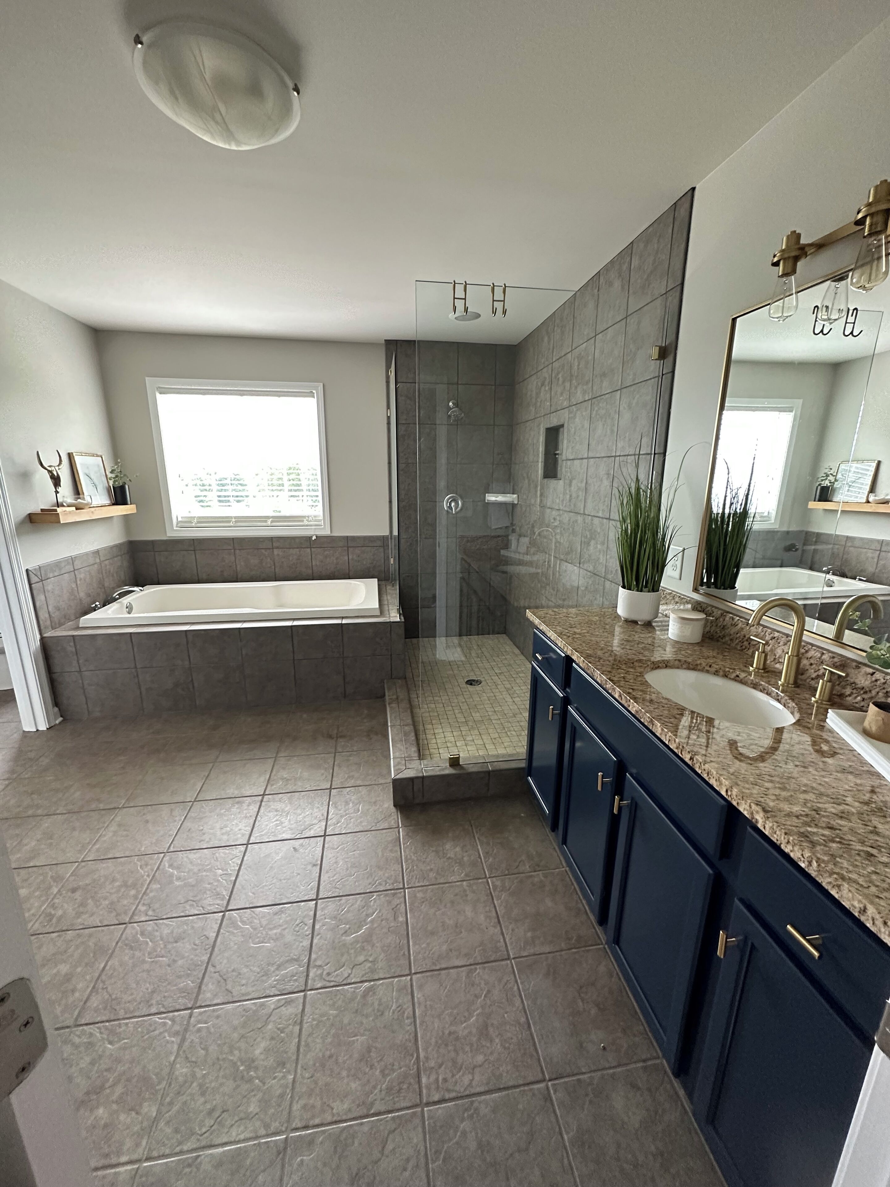 Perfect Family Home ~ Football, Graduation, Basketball, Swimming—.VT or Radford