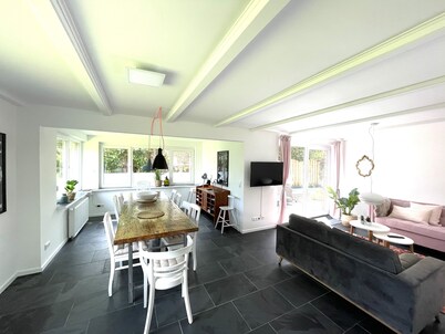 Large stylish vacation home in a rural idyll (near Hooksiel)