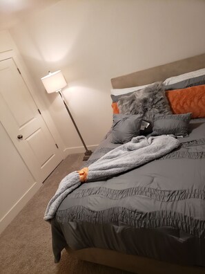 2 bedrooms, iron/ironing board, travel crib, free WiFi