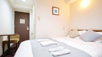 Superior Double Room, Non Smoking | Desk, blackout drapes, free WiFi, bed sheets