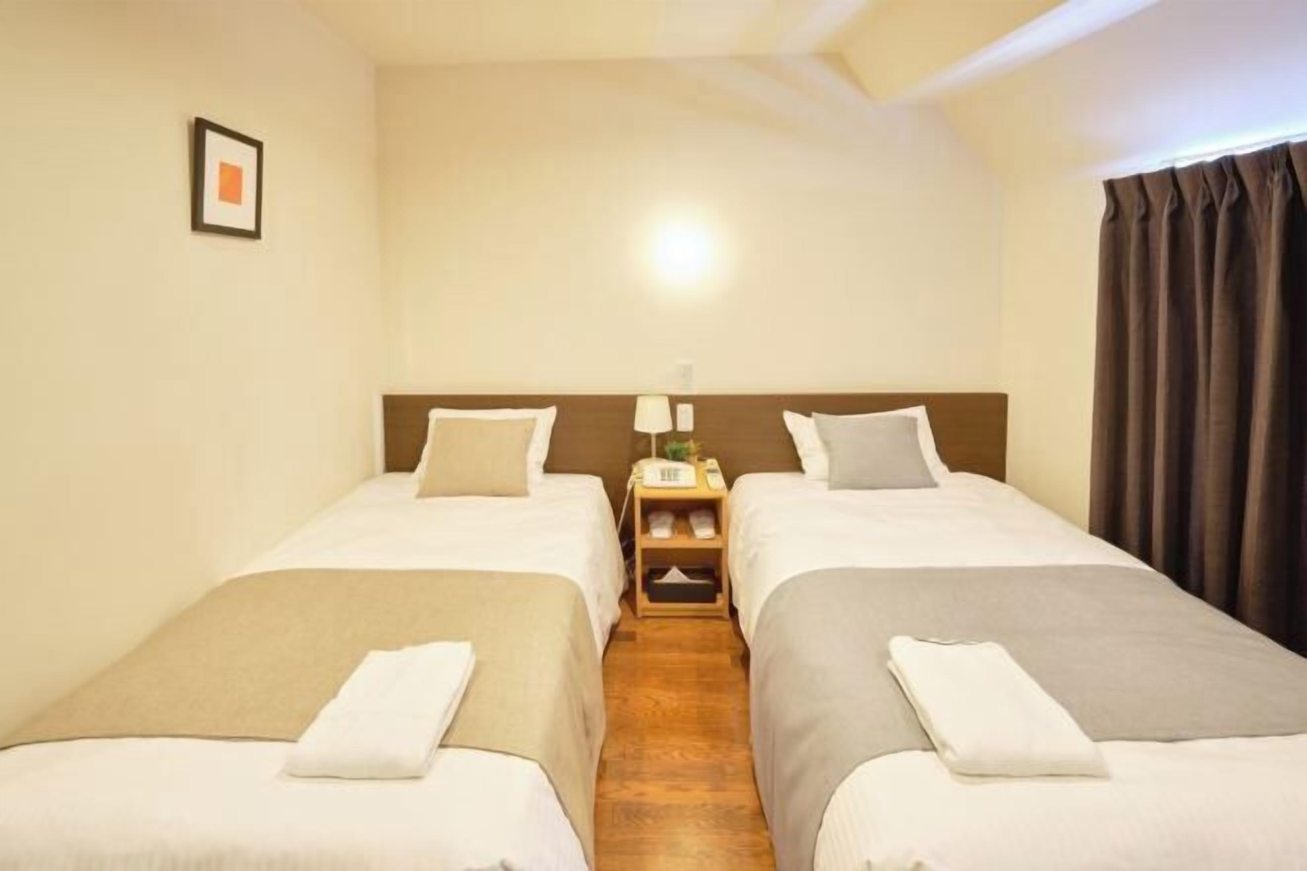 書桌、遮光窗簾/窗簾、免費 Wi-Fi、床單