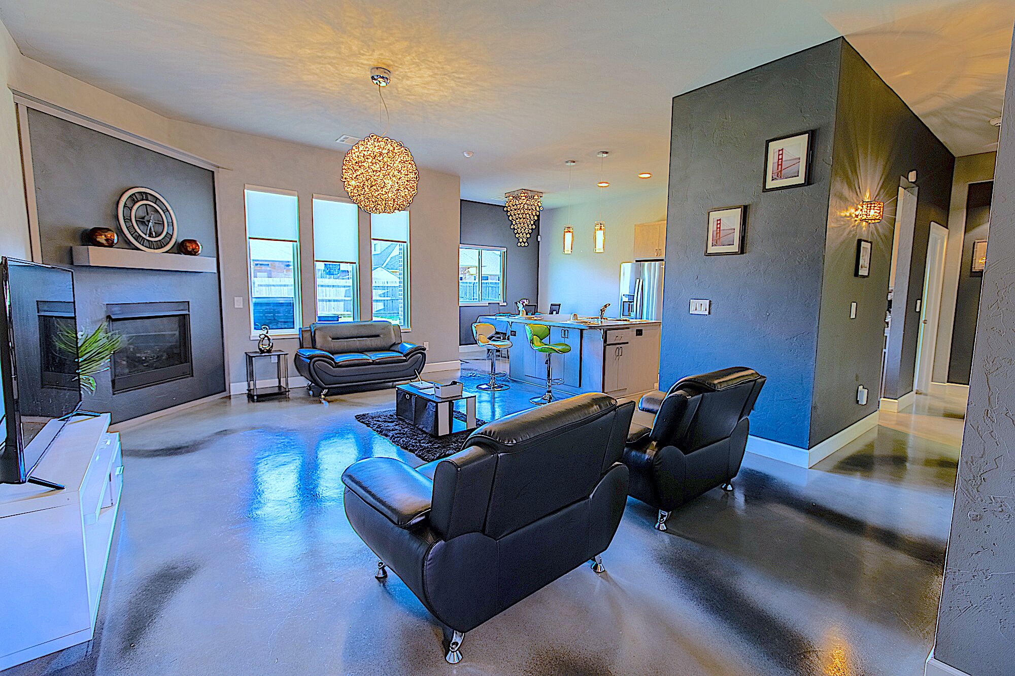 Contemporary Design - Free Parking - Outdoor Grill