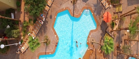 Piscine extérieure, piscine chauffée