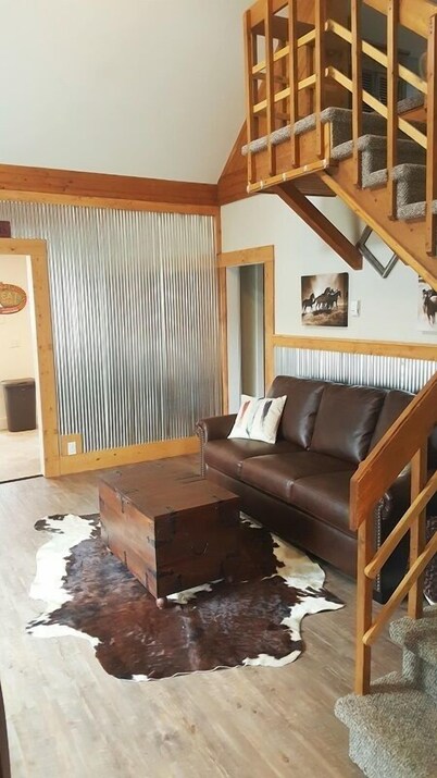 Happy Trails- Pet Friendly, Walk to Historic Downtown Cody