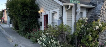 Mary's Place is a historic cottage with private garden in the center of town.