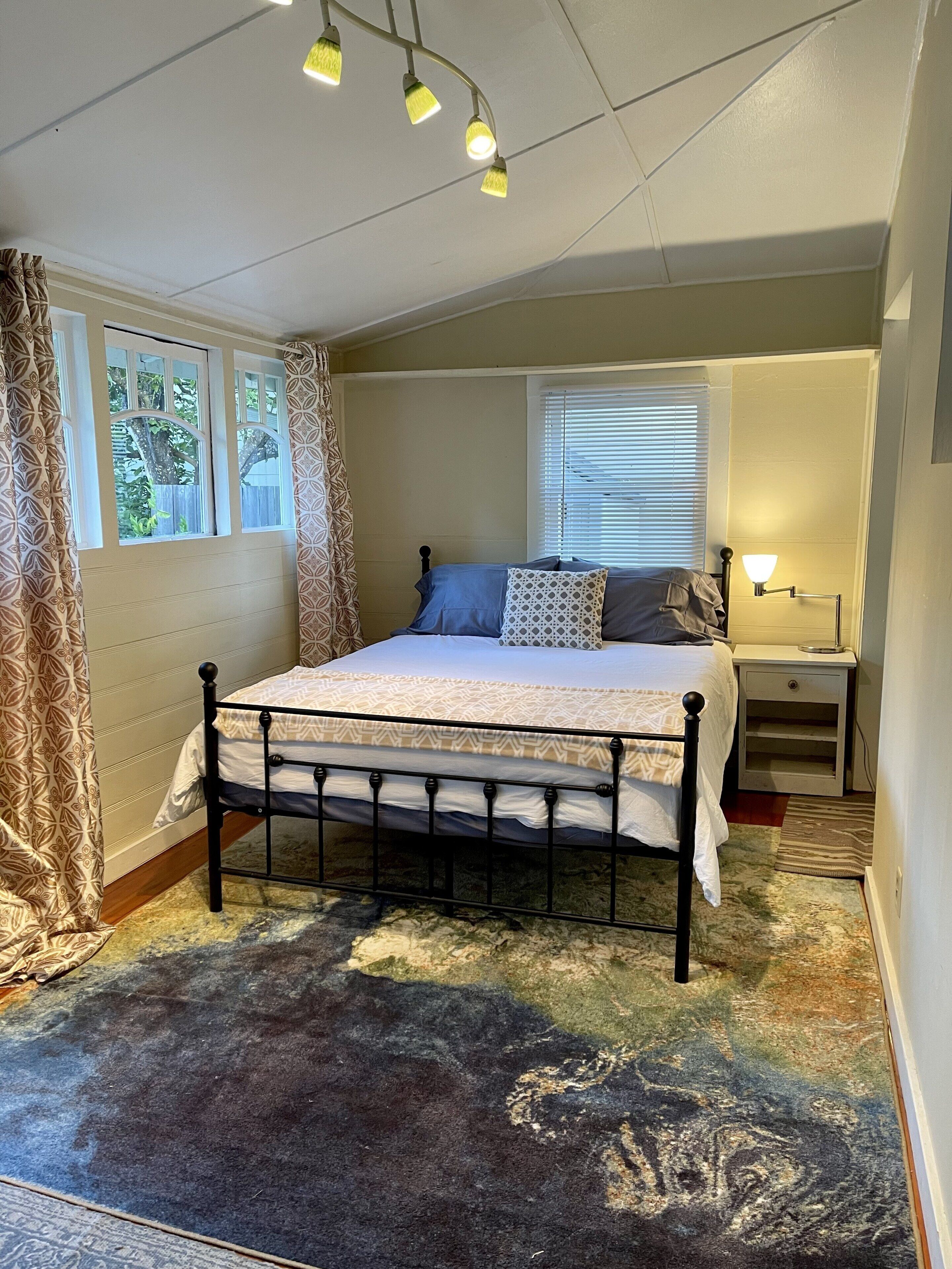 Mary's Place is a historic cottage with private garden in the center of town.