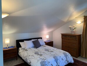 2 Schlafzimmer, Schreibtisch, Bügeleisen/Bügelbrett, kostenloses WLAN