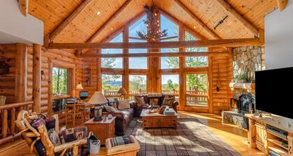 Mountain View Cabin near Asheville with Hot Tub