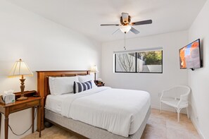 6 habitaciones, escritorio y tabla de planchar con plancha 