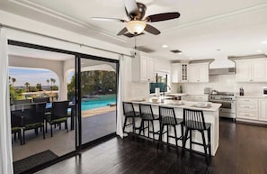 Fridge, microwave, oven, stovetop - Private Pickleball, Huge Pool, Game Room, Fire Pit (Palm Springs)