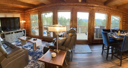 Log cabin with Pikes Peak views