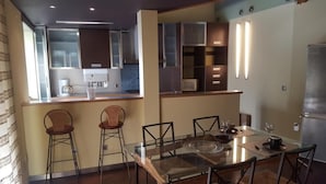 Dining - Anjos Apartment - Central Lisbon (Lisboa)