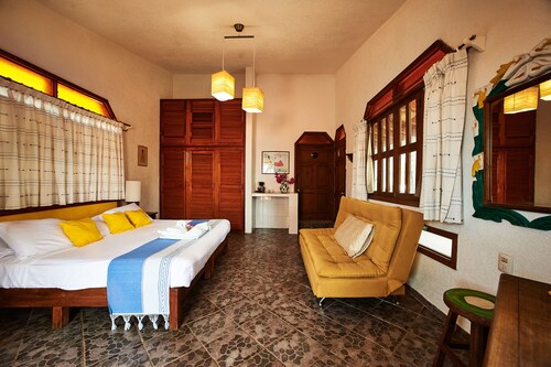 Grosses komfortables Zimmer im Kleinen Privaten Strandhotel am Pazifik