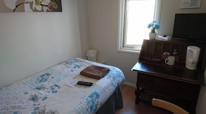 1 bedroom, iron/ironing board, internet, bed sheets
