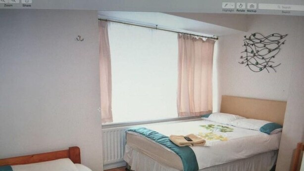1 bedroom, iron/ironing board, internet, bed sheets - Tiny Single shared bathroom Room ssbyr (Hayes)