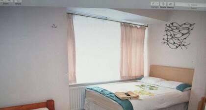 Tiny Single shared bathroom Room ssbyr