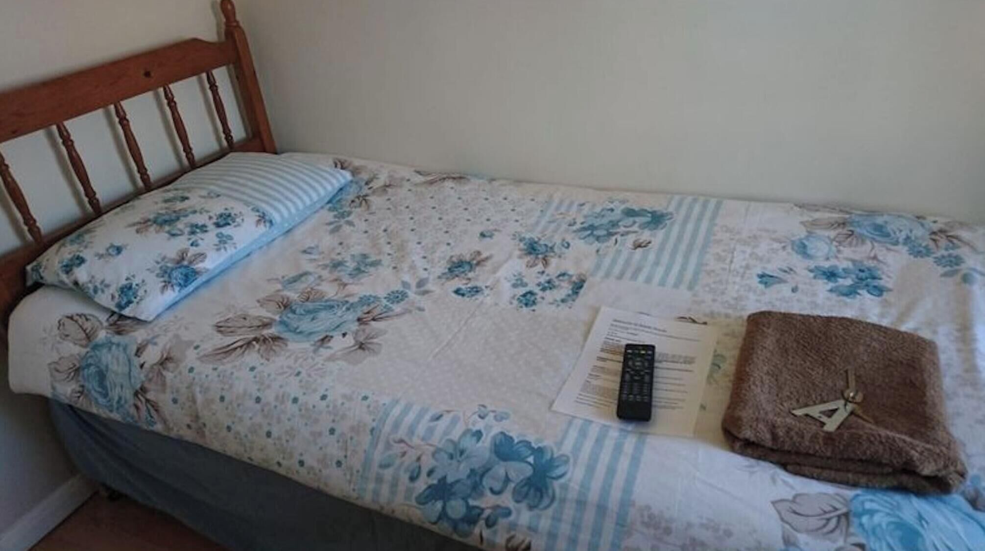 1 bedroom, iron/ironing board, internet, bed sheets