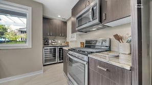 Microwave, oven, dishwasher, coffee/tea maker