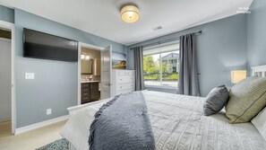 2 bedrooms, iron/ironing board, free WiFi, bed sheets - This charming home is nestled just behind downtown Douglas. A quick walk will (Douglas)