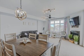 Fireplace, Netflix, streaming services