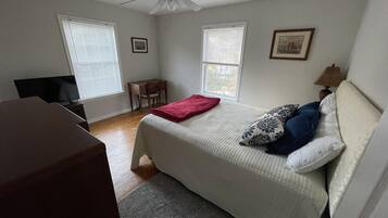 8 Schlafzimmer, Schreibtisch, Bügeleisen/Bügelbrett, kostenloses WLAN