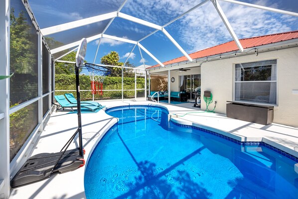 Outdoor pool, a heated pool