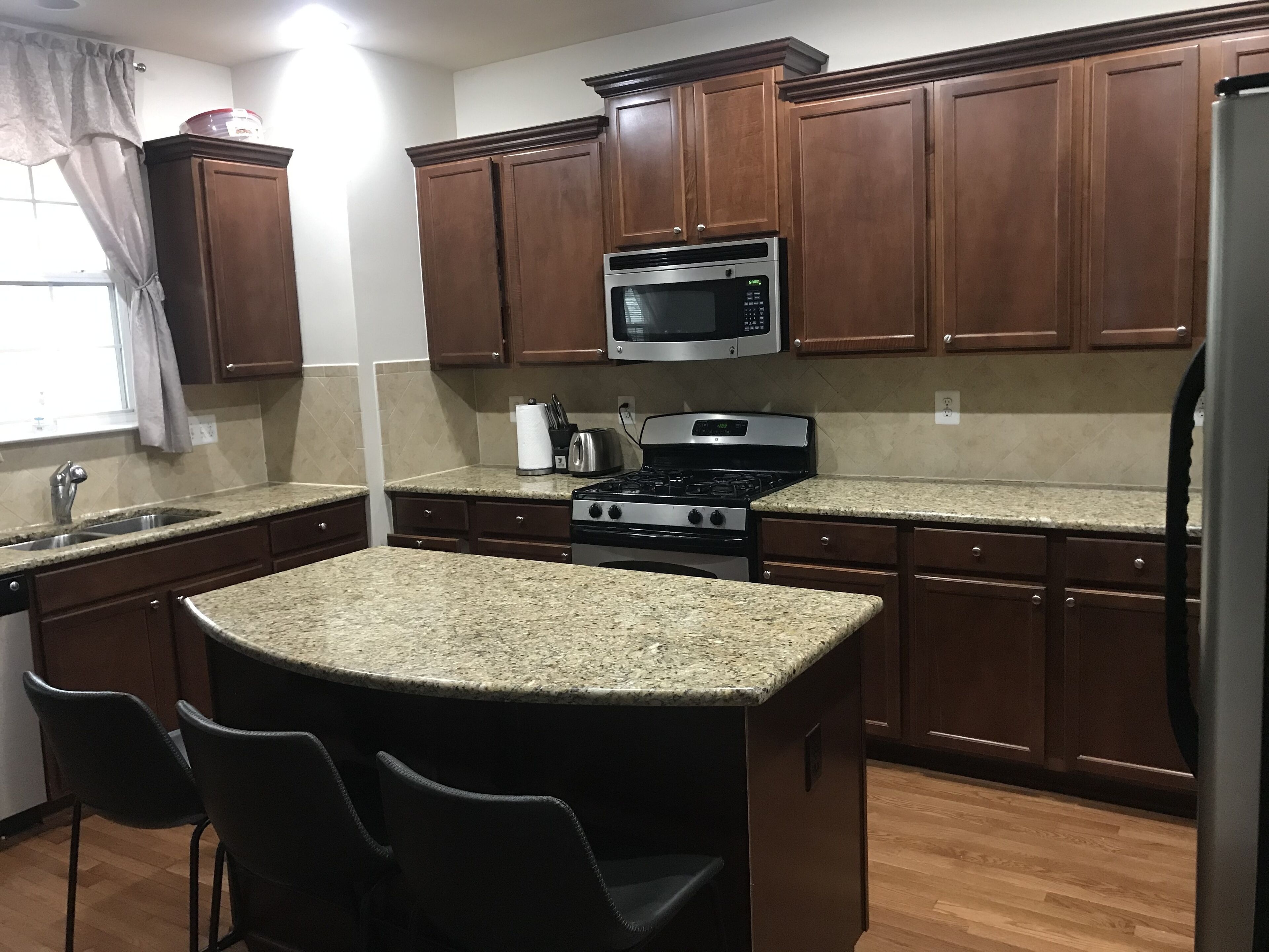 Upper Level Room in condo with external Private bath