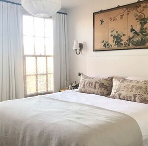 3 Schlafzimmer, Schreibtisch, Bügeleisen/Bügelbrett, WLAN