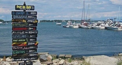 1ST floor Condo NO STAIRS, beaches ,pool cedar point camp perry marsh parks,<br>