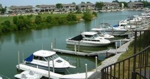 Marina - 1ST floor Condo NO STAIRS, beaches ,pool cedar point camp perry marsh parks,<br> (Oak Harbor)