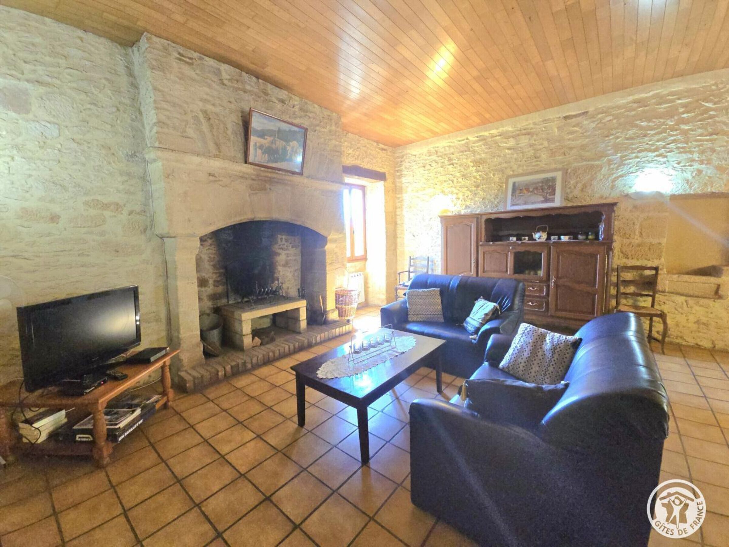 Télévision, cheminée