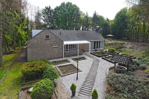 Exterior - Beautiful 2.5 ha Estate With Forest, Sauna, hot tub (Well)