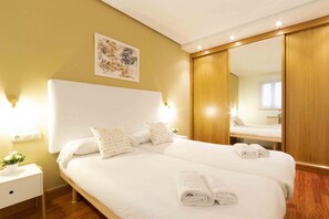 2 dormitorios, tabla de planchar con plancha, wifi gratis y ropa de cama