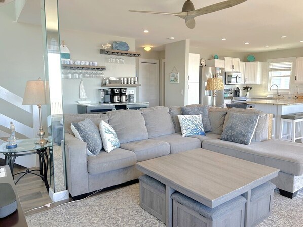 Flat-screen TV, DVD player, ping pong, books - 5BR/3.5BA - Oceanfront, New Hot Tub, Sleeps 14 (Oak Island)