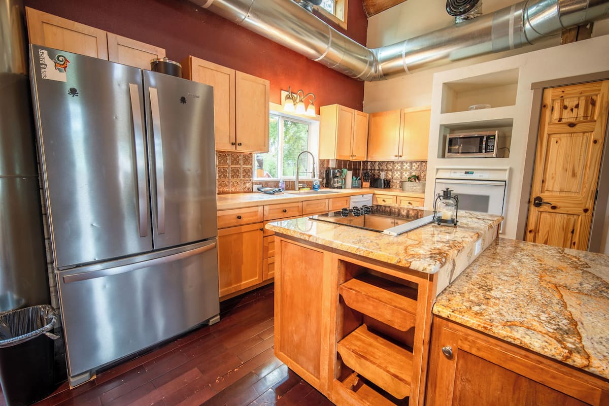 cabin | private kitchen | full-sized fridge, microwave, oven, stovetop