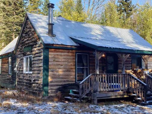 Peaceful Maine cabin on 16 beautiful acres!