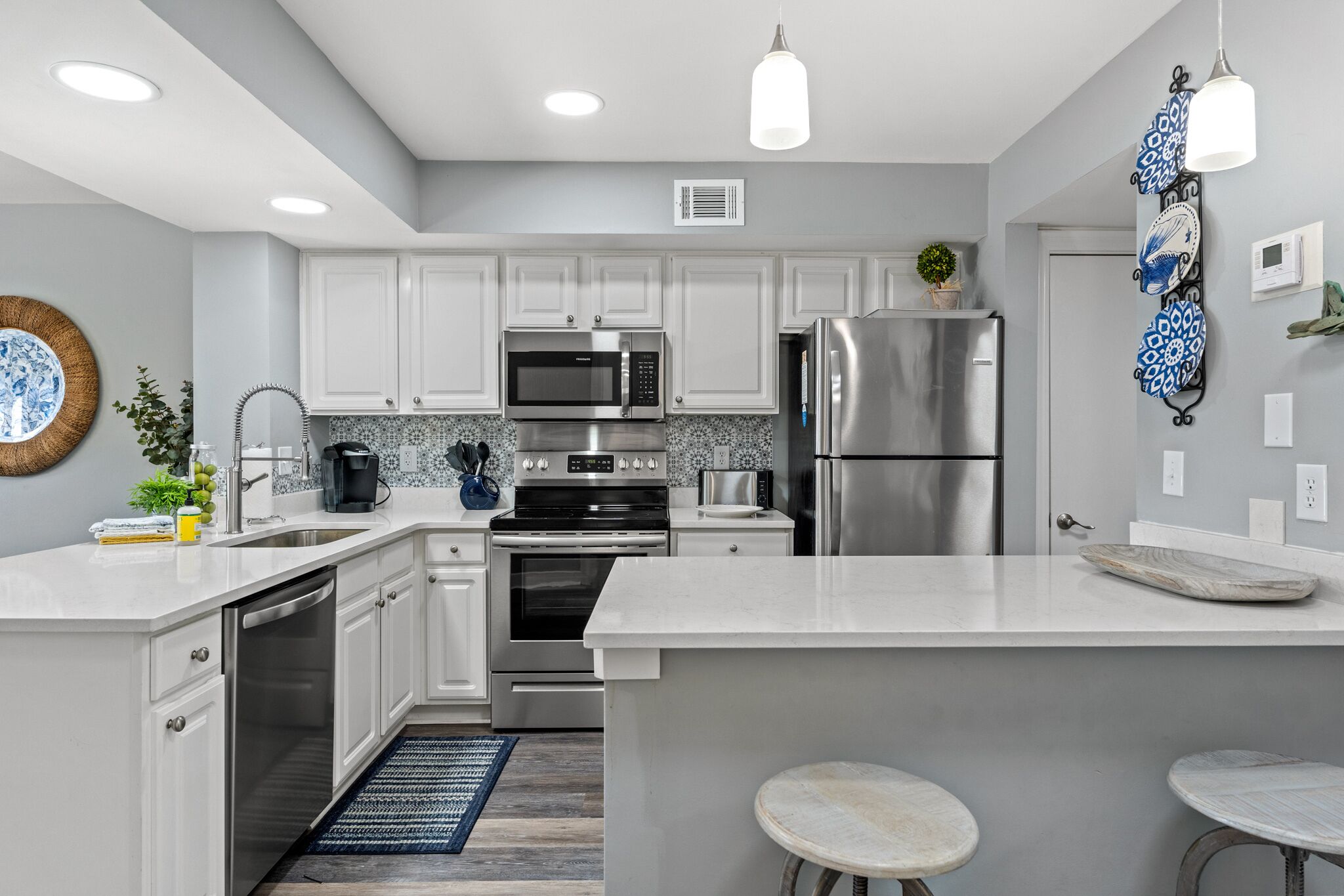 Free Activities Included*Large Patio with Water & Golf View* Beach & Pool Access