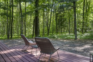 Terrace/patio - Modern Home in Birchwood Farms, Near Ski Hills & Downtown Harbor Springs! (Harbor Springs)
