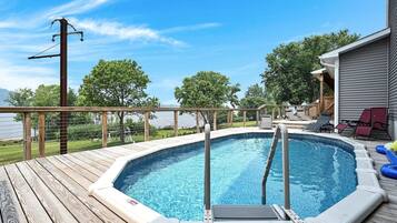 Alberca al aire libre y alberca climatizada