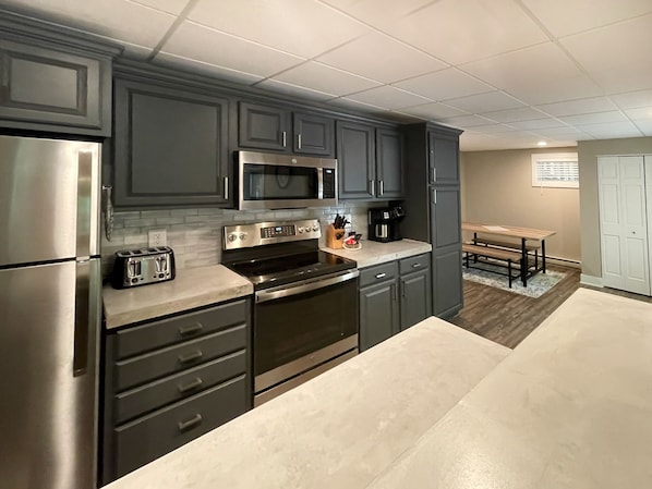 Fridge, microwave, oven, stovetop