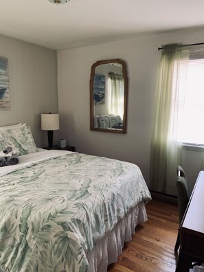 4 bedrooms, desk, iron/ironing board, free WiFi