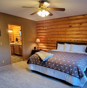 5 室のベッドルーム、デスク、アイロン / アイロン台、旅行用ベビーベッド