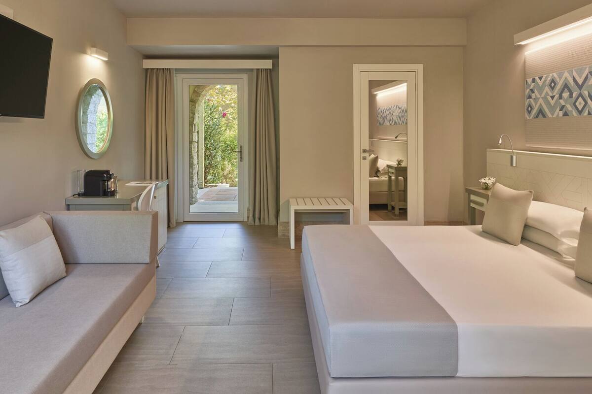 Superior Room, Garden View