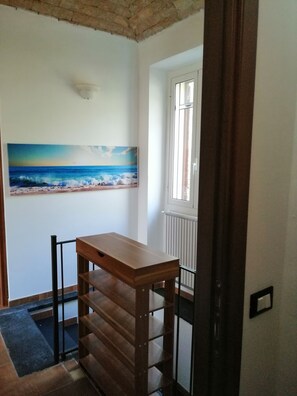 Interior - Casa Ferrari farmhouse, swimming pool, SPA, garden Private  (Caravonica)